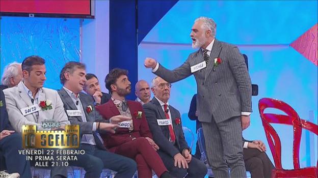 Uomini e donne over, Michele contro Gian Battista: "Chiedo scusa per la sua ignoranza"