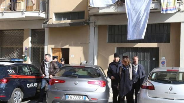 Siena, soffoca la moglie e tenta di togliersi la vita: 90enne confessa