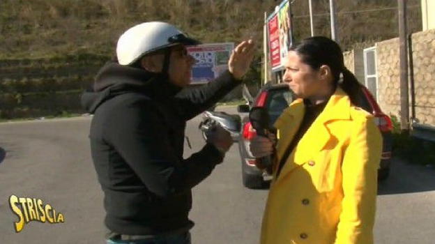 Striscia la Notizia, Nino Castanotto di Uomini e Donne aggredisce l’inviata Stefania Petyx