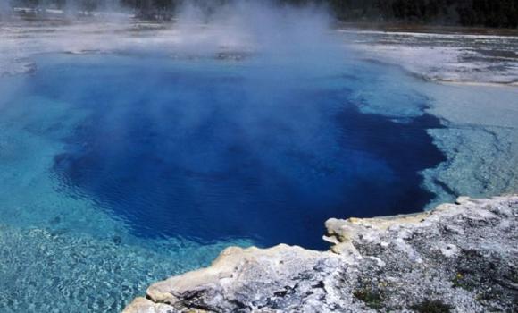 Le 8 località termali gratuite d’Italia in cui vale la pena immergersi almeno una volta nella vita