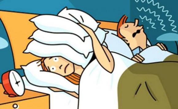 In arrivo il cuscino intelligente che elimina i rumori quando si russa: “Crea una zona di quiete”