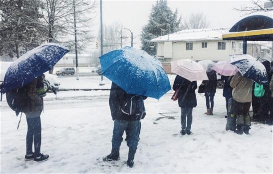 Meteo, ritorna l’inverno su tutto il Paese: nel Centro-Sud scuole chiuse a causa della neve