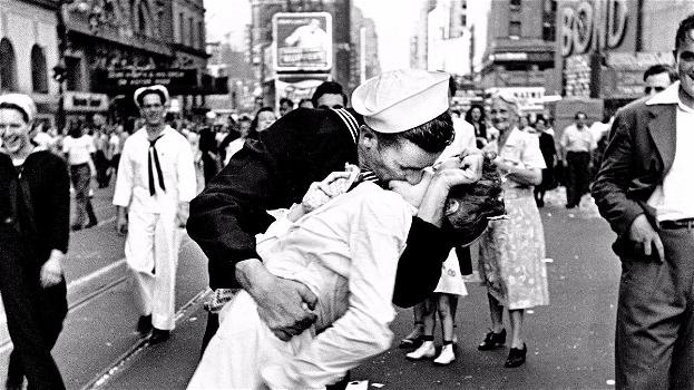 Morto George, il marinaio dell’iconica foto del bacio a Times Square