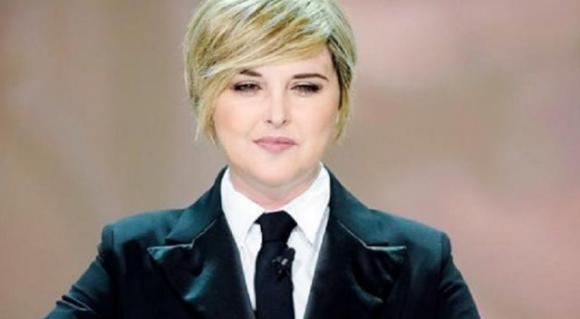 Nadia Toffa in ospedale, il post commuove i fan: “Lottare per la vita con un sorriso, aiuta a vivere”