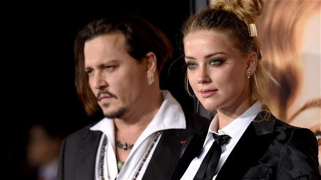 Johnny Depp fa causa all’ex moglie Amber Heard: ha mentito sulle violenze
