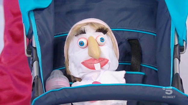 U&D Over, Tina Cipollari presenta al pubblico la baby-mummia e rivela: "È la figlia di Gemma, si chiama Dalla"