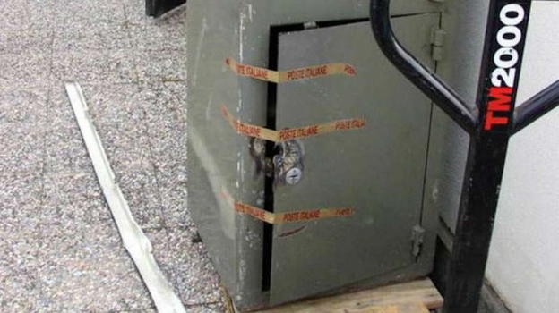 L’Aquila, bambino rimasto chiuso in una cassaforte: liberato dai vigili del fuoco dopo un’ora
