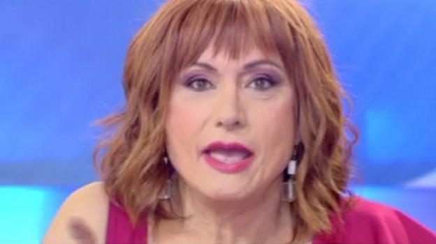 Mattino Cinque, Vladimir Luxuria contro la moglie di Riccardo Fogli: “Corona? E’ opera di Karin!”