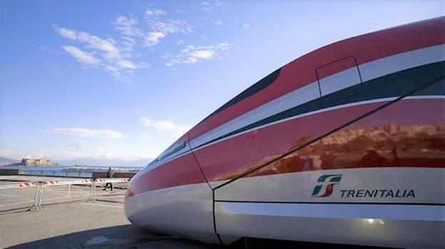 Trenitalia regala una caramella per la Festa delle donne: il web si scatena con l’ironia