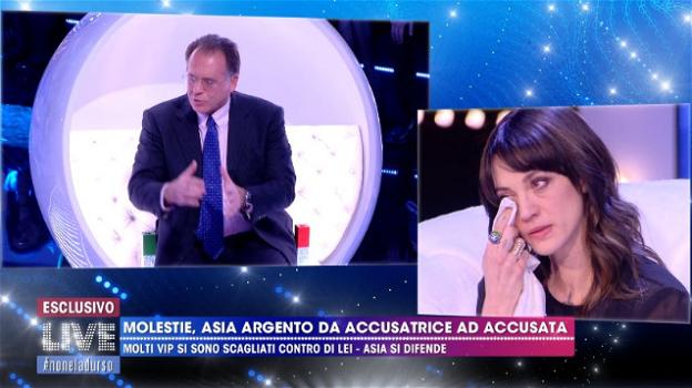 Live – Non è la D’Urso, Asia Argento difende Fabrizio Corona: "Non è una persona cattiva"