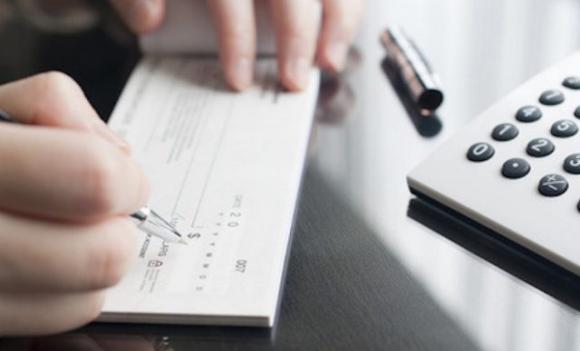 Chiede il divorzio dopo due mesi dal matrimonio: “Mia moglie puzza, non si lava. È una tortura”