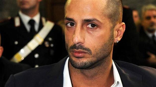 Fabrizio Corona torna in carcere: l’ex Re dei Paparazzi prelevato dai carabinieri
