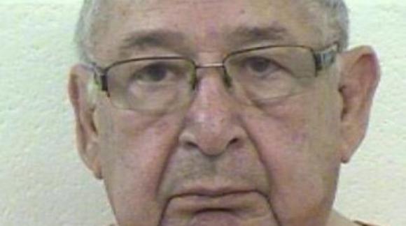 Prete abusa di una bimba di 7 anni fino a farla vomitare: “Hai sporcato la chiesa; ora pulisci”