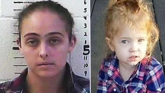 Lascia morire la figlia di tre anni nella volante per andare a letto con un superiore: poliziotta arrestata
