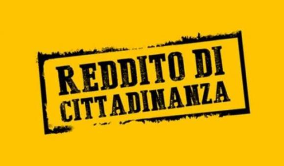 Reddito di Cittadinanza, famiglie rom in massa al CAF: “Come si fa domanda?”