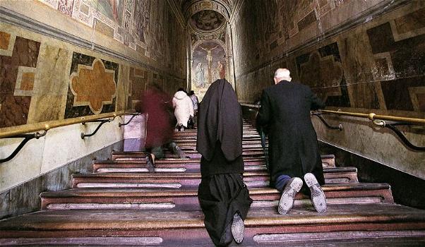 Roma, le Scale Sacre visibili dopo 300 anni: i gradini percorsi da Gesù saranno agibili ai fedeli