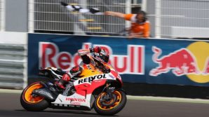 MotoGp: Marc Marquez senza rivali in Argentina. Rossi 2° vince il duello con Dovizioso
