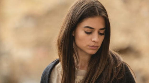 Il Segreto, anticipazioni puntata 4 aprile: Elsa disperata per la morte del padre