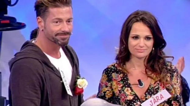U&D Over, dopo Sossio e Ursula un’altra coppia aspetta un bambino. Si tratta di Jara e Nicola