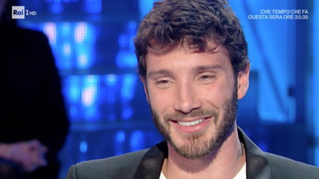 Domenica in, Stefano De Martino e quel particolare che non è sfuggito a Mara Venier