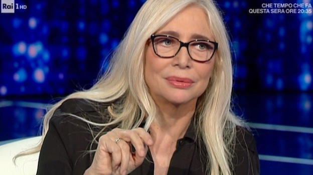 Domenica In, Mara Venier lancia una frecciatina a Barbara D’Urso: "C’è un’esclusiva sul caffè ma io non posso nominarlo"