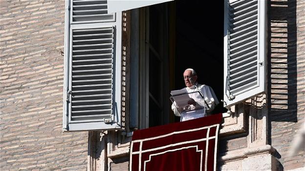 Papa Francesco: c’è una via alternativa alle pietre e alla condanna