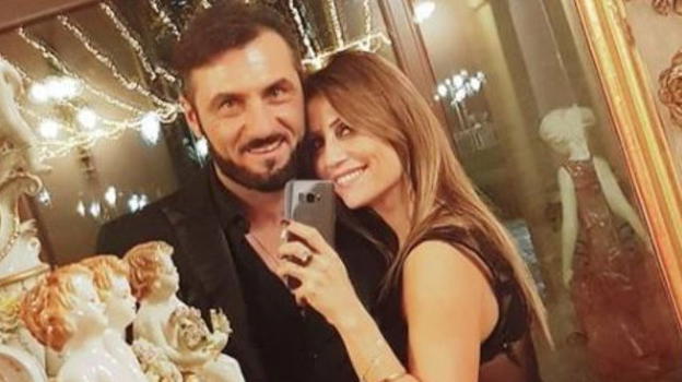 U&D, Sossio e Ursula: una foto sembra svelare se il loro bimbo sarà un maschietto o una femminuccia