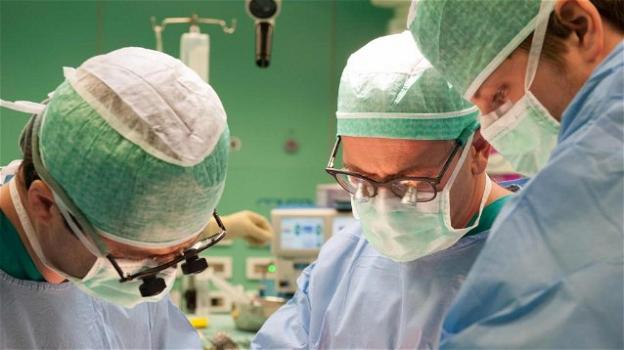 Trapianto combinato di fegato e reni durato 3 giorni: è record in Italia