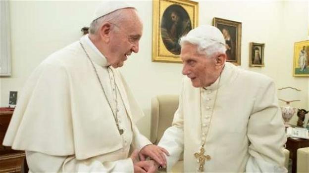 Papa Francesco: i doppi auguri a Benedetto XVI mettono a tacere tante ipotesi di contrasti tra i due