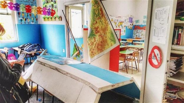 Napoli, crolla una parete a scuola: contusi 5 bambini ed una maestra incinta