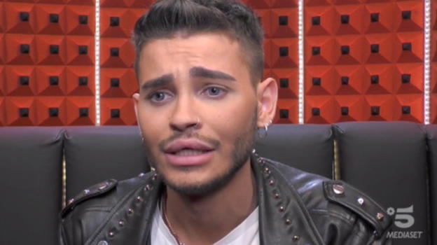 Grande Fratello 16, Cristian Imparato racconta la sua malattia e rivela: "Dovevano asportarmi un pezzo di intestino"