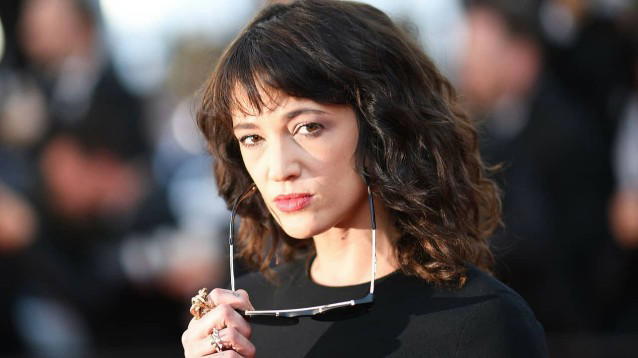 Asia Argento giustifica le sue interviste in tv: "Mi hanno pagato tanto"