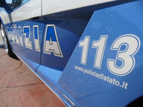 Modena: per evitare l’alcol test scende dalla macchina e continua a spinta davanti ai vigili