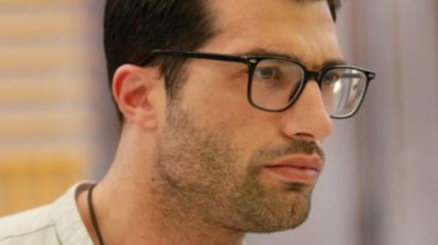 GF16: Michael Terlizzi deriso dai coinquilini ma difeso dal padre Franco. Kikò deluso, redarguito dalla D’Urso