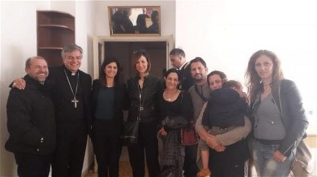Virginia Raggi in visita alla famiglia Rom: la rabbia di Luigi Di Maio