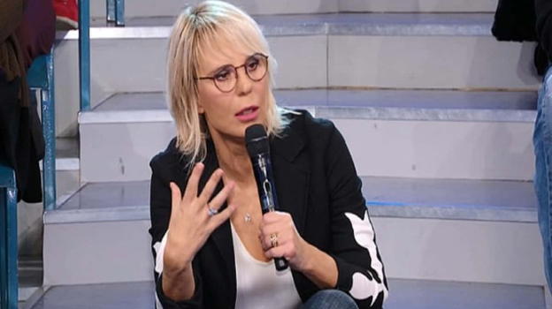 U&D Over, indiscrezione sensazionale: "Un cavaliere del Trono Over convive con un uomo"