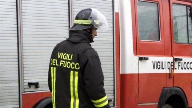Modena, incendio doloso ed esplosione negli uffici della polizia di Mirandola: morte due persone