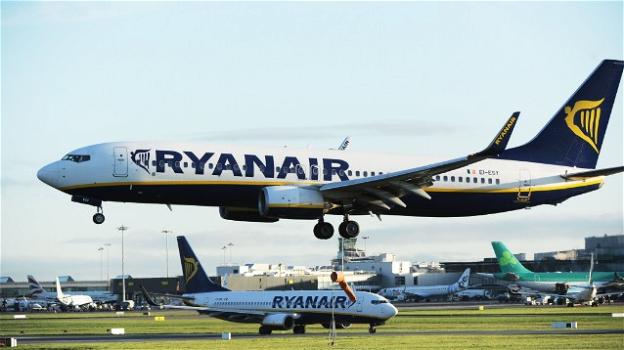 Bari: passeggero sbaglia volo e sfoga la sua rabbia con il personale Ryanair