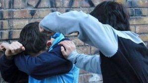 Torino, bullismo in una scuola media: bambino malato picchiato dai compagni e deriso dai professori
