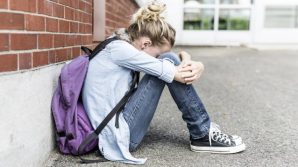 Bari, docente ricatta studentessa: il prosieguo degli studi in cambio di rapporti intimi