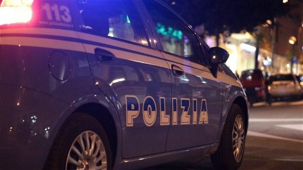 Lucca, 50enne accoltellato davanti casa: caccia ai due aggressori