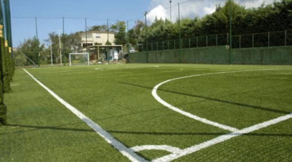 Va a rubare al calcetto durante partita fra carabinieri: arrestato