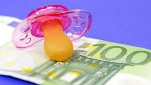 Bari, imprenditore offre ai dipendenti un bonus bebè di 6 mila euro: un omaggio alla figlia scomparsa