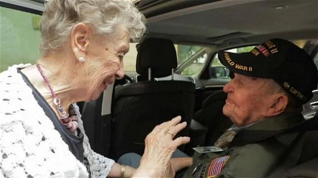 Jeanine e Kara, separati dalla guerra, si ritrovano dopo 75 anni