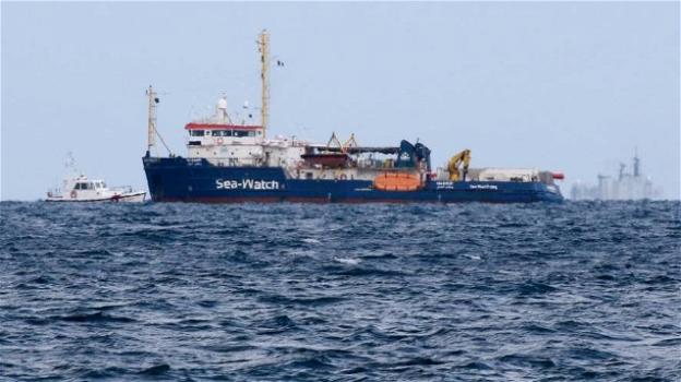 Sea Watch, l’Europa adesso ci minaccia pure: fateli sbarcare o vi sanzioniamo