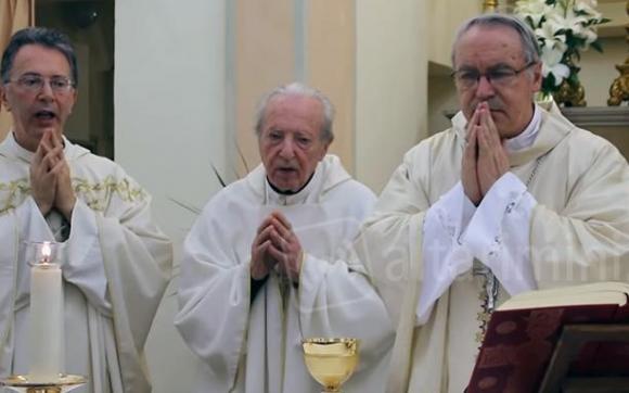 Ha quattro figli, tutti diventati preti come lui: la storia di Don Probo che ha appena compiuto 100 anni