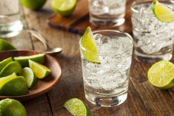 Soffri di allergia? Il gin tonic è un toccasana per asma e ...