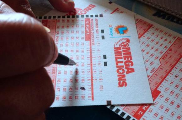 Divorzia dalla moglie dopo aver vinto 80 milioni alla lotteria: ora gliene dovrà dare la metà