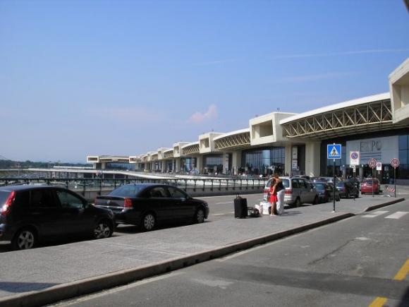 Guai per un brasiliano a Malpensa: fagioli scambiati per ovuli di cocaina