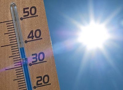 Meteo, esplode l’estate: rimpiangeremo il freddo di Maggio. Incursioni roventi dall’Africa, ecco dove